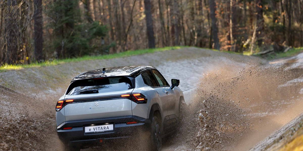 EVitarawallp new suzuki e vitara 4x4 aigle suisse dans la boue, résistant acheter une voiture électrique